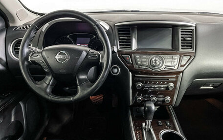 Nissan Pathfinder, 2015 год, 1 797 000 рублей, 12 фотография