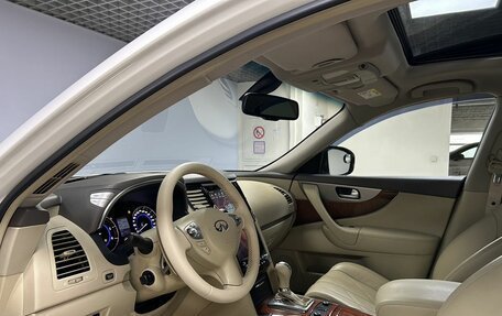 Infiniti QX70, 2015 год, 2 200 000 рублей, 15 фотография