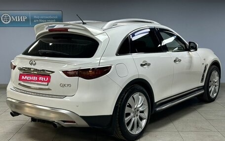 Infiniti QX70, 2015 год, 2 200 000 рублей, 12 фотография