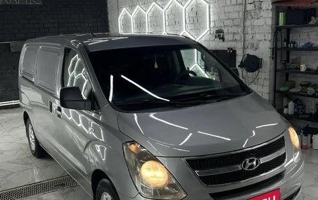 Hyundai Grand Starex Grand Starex I рестайлинг 2, 2011 год, 1 170 000 рублей, 2 фотография