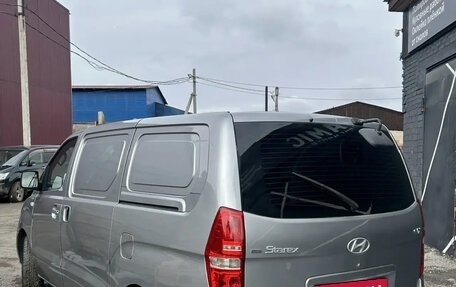 Hyundai Grand Starex Grand Starex I рестайлинг 2, 2011 год, 1 170 000 рублей, 10 фотография