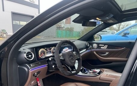 Mercedes-Benz E-Класс AMG, 2017 год, 4 450 000 рублей, 5 фотография