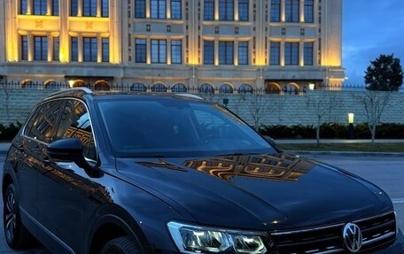 Volkswagen Tiguan II, 2017 год, 2 550 000 рублей, 3 фотография