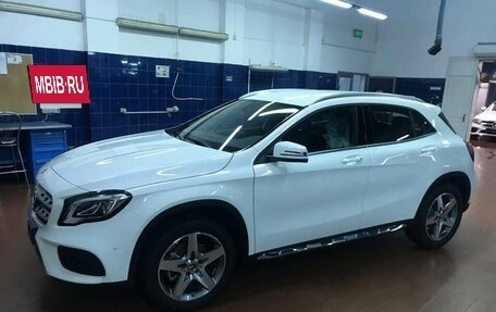 Mercedes-Benz GLA, 2018 год, 2 500 000 рублей, 3 фотография