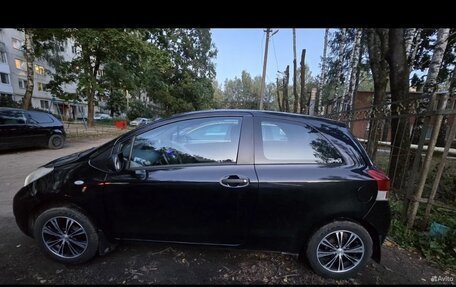Toyota Yaris III рестайлинг, 2009 год, 400 000 рублей, 3 фотография