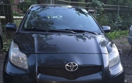 Toyota Yaris III рестайлинг, 2009 год, 400 000 рублей, 7 фотография