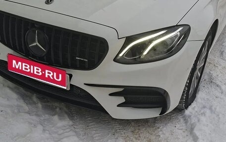 Mercedes-Benz E-Класс, 2019 год, 2 800 000 рублей, 4 фотография