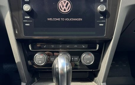 Volkswagen Passat B8 рестайлинг, 2019 год, 2 800 000 рублей, 12 фотография