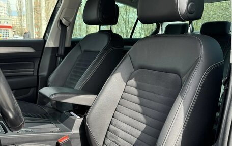 Volkswagen Passat B8 рестайлинг, 2019 год, 2 800 000 рублей, 16 фотография