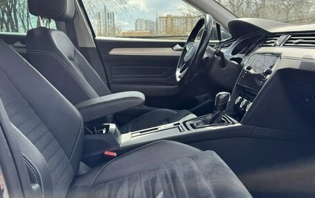 Volkswagen Passat B8 рестайлинг, 2019 год, 2 800 000 рублей, 15 фотография