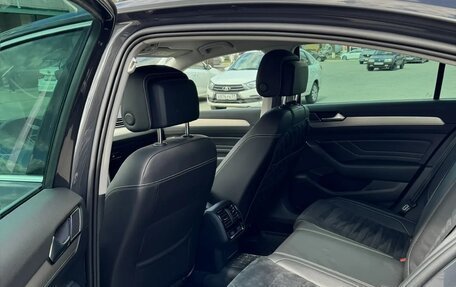 Volkswagen Passat B8 рестайлинг, 2019 год, 2 800 000 рублей, 18 фотография