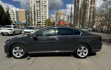 Volkswagen Passat B8 рестайлинг, 2019 год, 2 800 000 рублей, 21 фотография