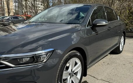 Volkswagen Passat B8 рестайлинг, 2019 год, 2 800 000 рублей, 20 фотография