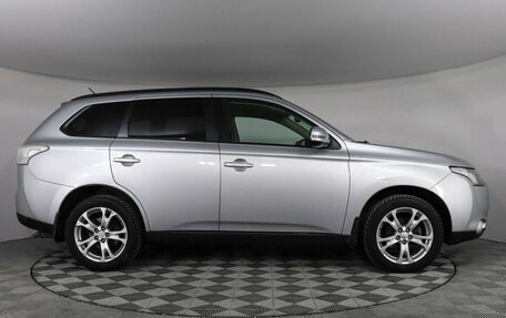 Mitsubishi Outlander III рестайлинг 3, 2013 год, 1 499 000 рублей, 4 фотография