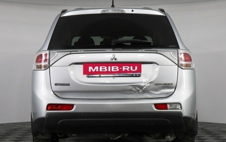 Mitsubishi Outlander III рестайлинг 3, 2013 год, 1 499 000 рублей, 6 фотография