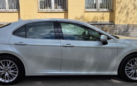 Toyota Camry, 2020 год, 3 600 000 рублей, 2 фотография