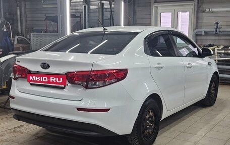 KIA Rio III рестайлинг, 2015 год, 730 000 рублей, 2 фотография