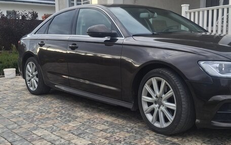 Audi A6, 2017 год, 1 990 000 рублей, 11 фотография