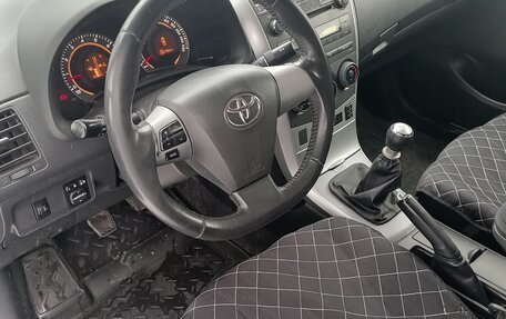 Toyota Corolla, 2011 год, 1 000 000 рублей, 5 фотография
