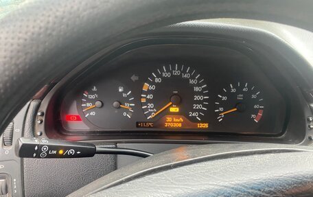 Mercedes-Benz E-Класс, 1992 год, 145 000 рублей, 3 фотография