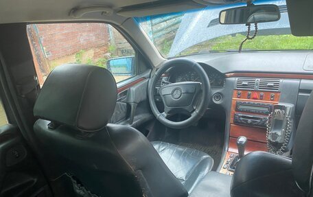 Mercedes-Benz E-Класс, 1992 год, 145 000 рублей, 5 фотография