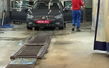 Volkswagen Passat B8 рестайлинг, 2020 год, 1 775 000 рублей, 4 фотография