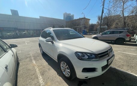 Volkswagen Touareg III, 2011 год, 1 680 000 рублей, 2 фотография