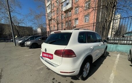 Volkswagen Touareg III, 2011 год, 1 680 000 рублей, 3 фотография
