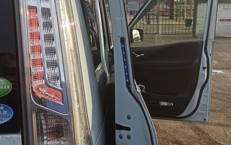 Nissan Serena IV, 2014 год, 1 360 000 рублей, 25 фотография