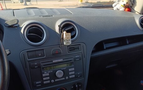 Ford Fusion I, 2006 год, 450 000 рублей, 13 фотография