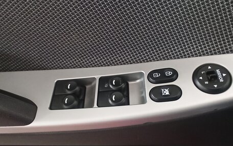 Hyundai Solaris II рестайлинг, 2014 год, 900 000 рублей, 16 фотография