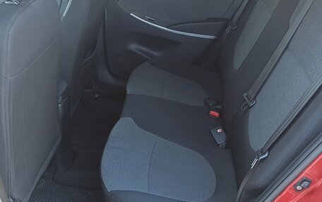 Hyundai Solaris II рестайлинг, 2014 год, 900 000 рублей, 24 фотография