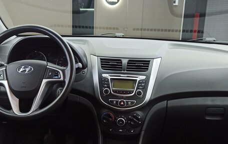 Hyundai Solaris II рестайлинг, 2014 год, 900 000 рублей, 18 фотография