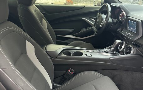 Chevrolet Camaro VI, 2018 год, 2 300 000 рублей, 3 фотография