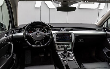 Volkswagen Passat B8 рестайлинг, 2018 год, 1 999 000 рублей, 6 фотография