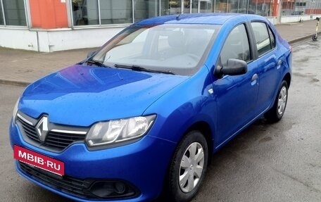 Renault Logan II, 2017 год, 740 000 рублей, 2 фотография