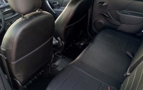 Renault Logan II, 2017 год, 740 000 рублей, 9 фотография