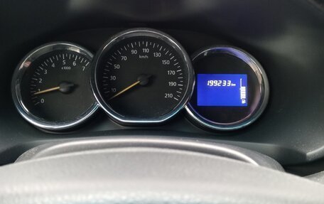 Renault Logan II, 2017 год, 740 000 рублей, 13 фотография