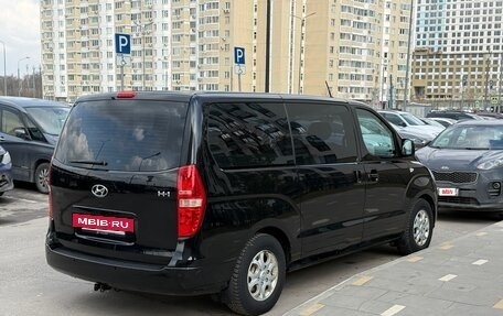 Hyundai H-1 II рестайлинг, 2010 год, 1 249 500 рублей, 4 фотография