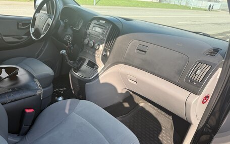 Hyundai H-1 II рестайлинг, 2010 год, 1 249 500 рублей, 20 фотография