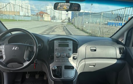 Hyundai H-1 II рестайлинг, 2010 год, 1 249 500 рублей, 16 фотография