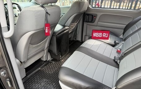 Hyundai H-1 II рестайлинг, 2010 год, 1 249 500 рублей, 30 фотография