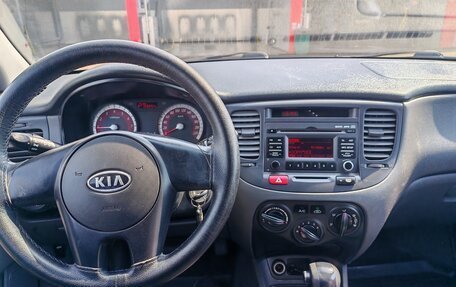KIA Rio II, 2010 год, 585 000 рублей, 9 фотография
