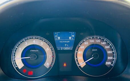 Hyundai Solaris II рестайлинг, 2012 год, 510 000 рублей, 22 фотография