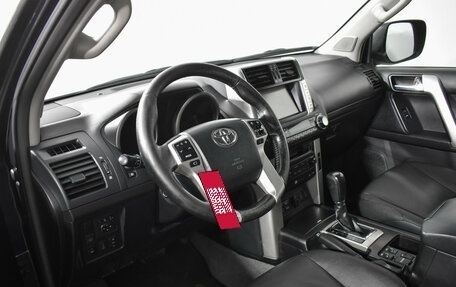 Toyota Land Cruiser Prado 150 рестайлинг 2, 2013 год, 2 359 000 рублей, 9 фотография