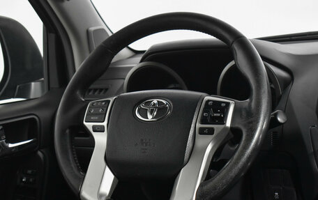 Toyota Land Cruiser Prado 150 рестайлинг 2, 2013 год, 2 359 000 рублей, 14 фотография