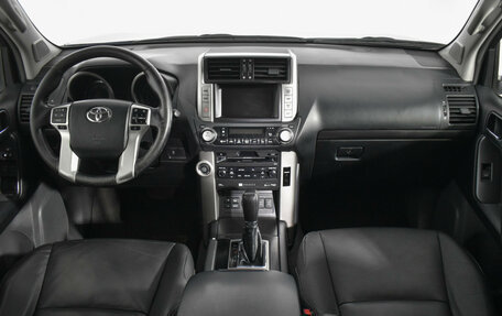 Toyota Land Cruiser Prado 150 рестайлинг 2, 2013 год, 2 359 000 рублей, 13 фотография