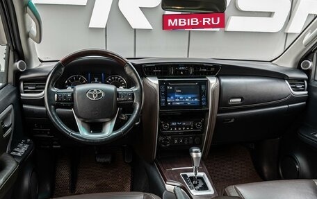 Toyota Fortuner II, 2018 год, 2 840 000 рублей, 6 фотография
