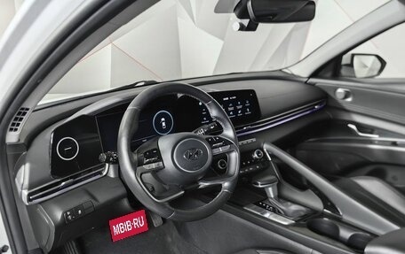 Hyundai Elantra, 2022 год, 2 095 000 рублей, 18 фотография