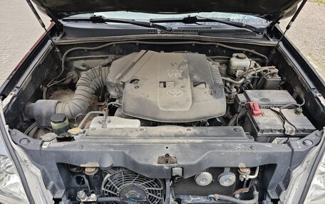 Toyota Land Cruiser Prado 120 рестайлинг, 2008 год, 13 фотография